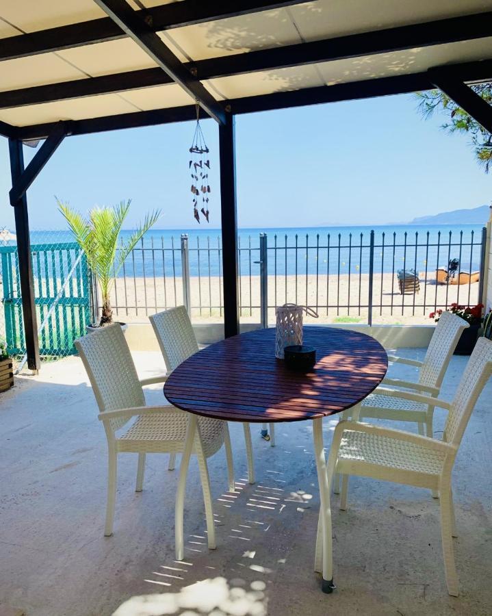 House By The Sea In Artemis Artemida (Attica) Exterior foto